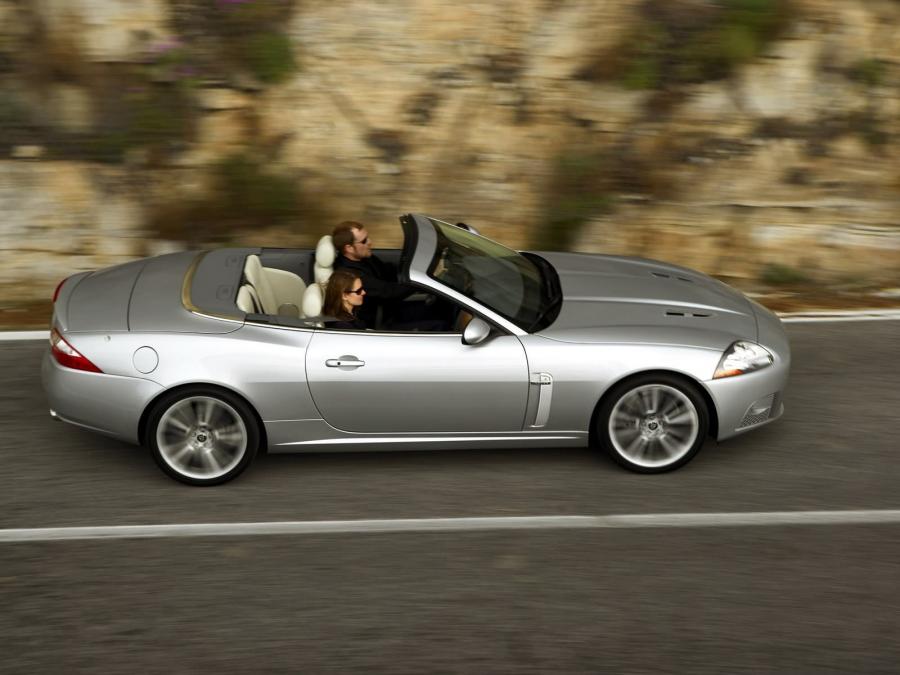  Jaguar XKR Convertible 2007 года  (фото 31 из 52)
